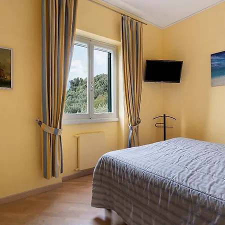 - Alveare Sul Blue * Lerici