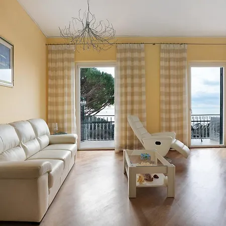- Alveare Sul Blue Lerici