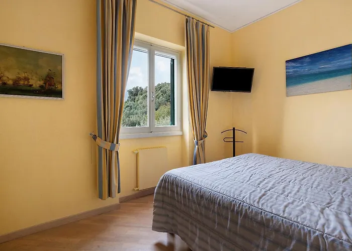 - Alveare Sul Blue * Lerici