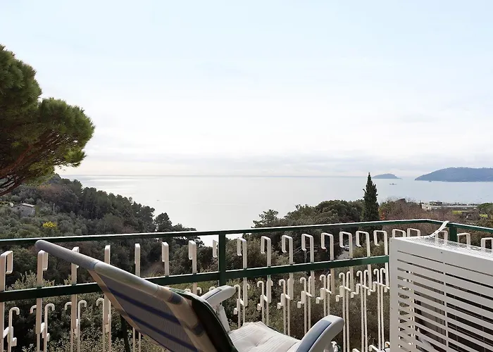 - Alveare Sul Blue * Lerici